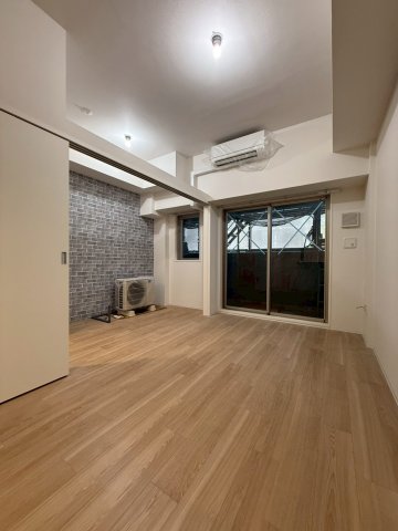 セレニテ谷町四丁目アリエの居間写真