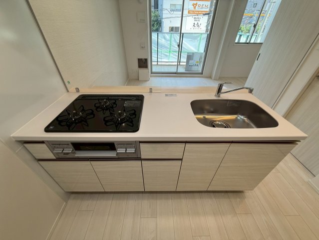 スプランディッド新大阪VIIIのキッチン写真