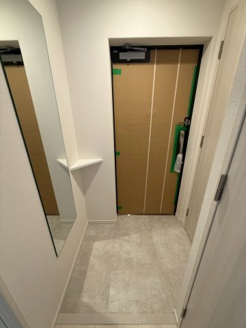 スプランディッド新大阪VIIIの玄関写真