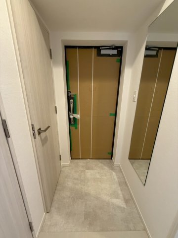 スプランディッド新大阪VIIIの玄関写真