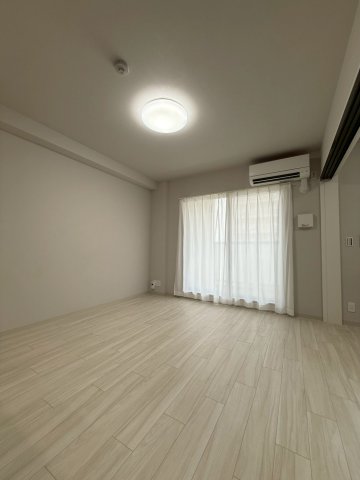 Alivis三国本町の居間写真