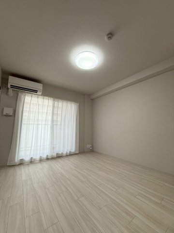 Alivis三国本町の居間写真