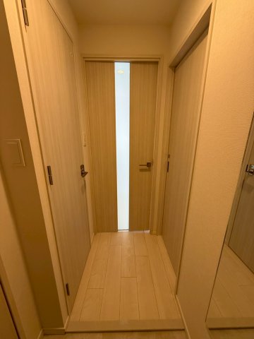スプランディッド新大阪VIIIの玄関写真