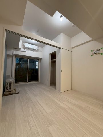 セレニテ谷町四丁目アリエの居間写真