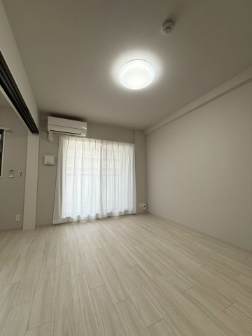 Alivis三国本町の居間写真