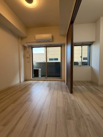 プレサンス DOMECITY コレーレの居間写真