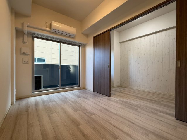 プレサンス DOMECITY コレーレの居間写真