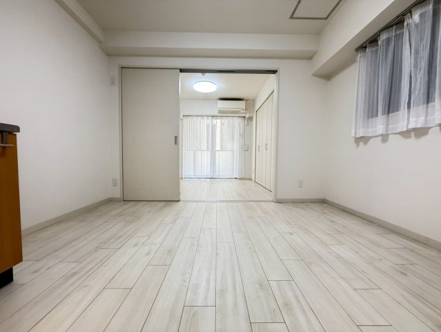 フレンシアノイエ内本町の居間写真