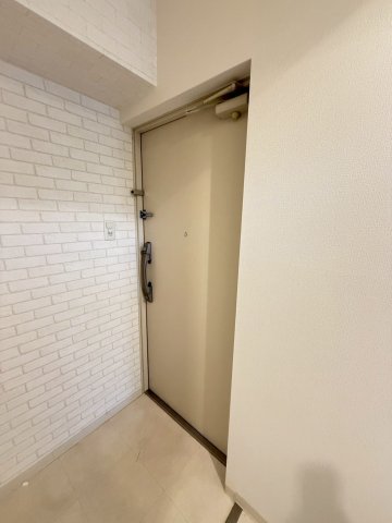 フレンシアノイエ内本町の玄関写真