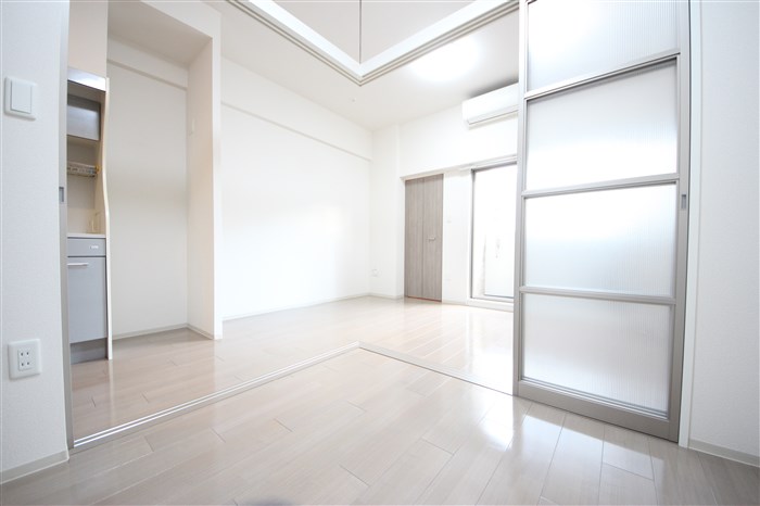 SEST新大阪の居間写真