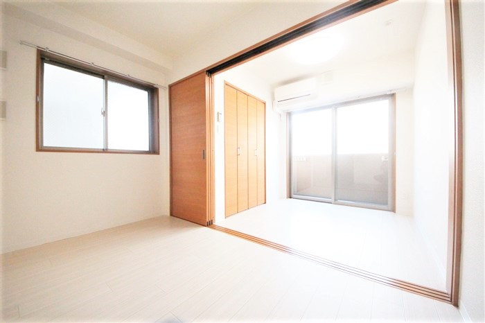 イグレック南本町の居間写真