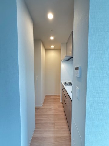 コンフォリア・リヴ本町WEST Qの内装写真
