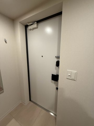 コンフォリア・リヴ本町WEST Qの玄関写真