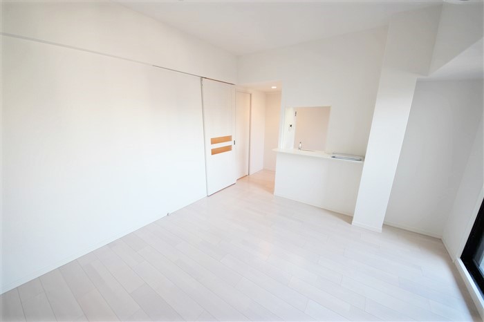 S-RESIDENCE新大阪駅前の居間写真