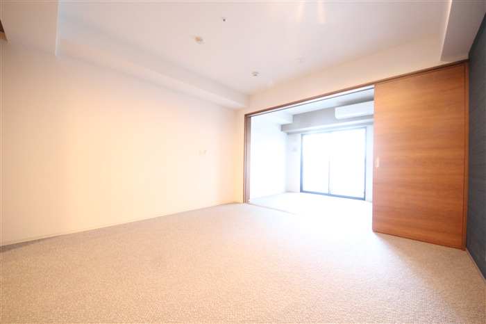 Uresidence Temmabashiの居間写真