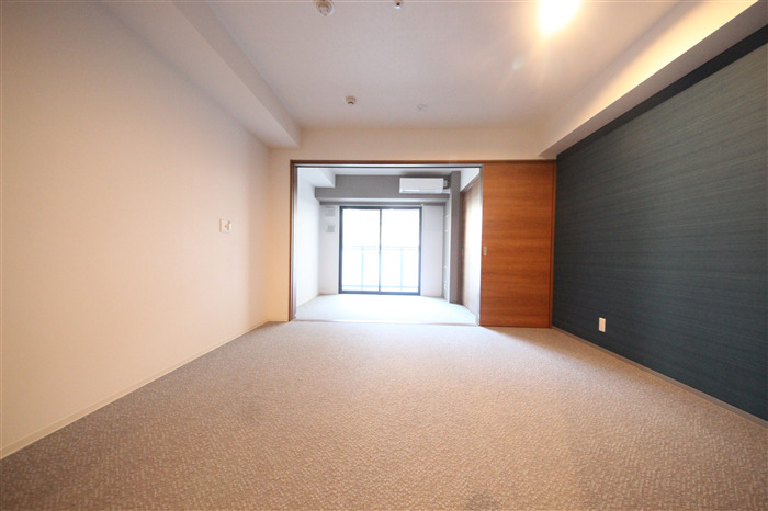 Uresidence Temmabashiの居間写真
