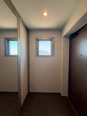 ファーストフィオーレ新町ファジスタの玄関写真