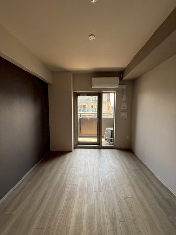ファーストフィオーレ新町ファジスタの居間写真