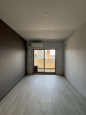 ファーストフィオーレ新町ファジスタの居間写真
