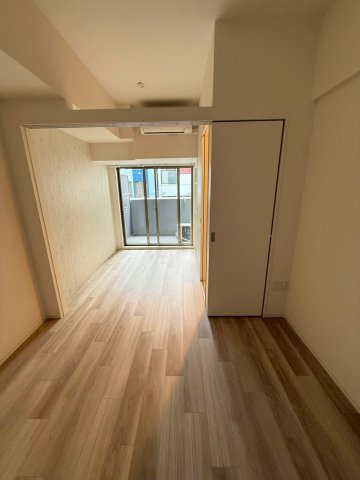 セレニテ東梅田アリエの居間写真