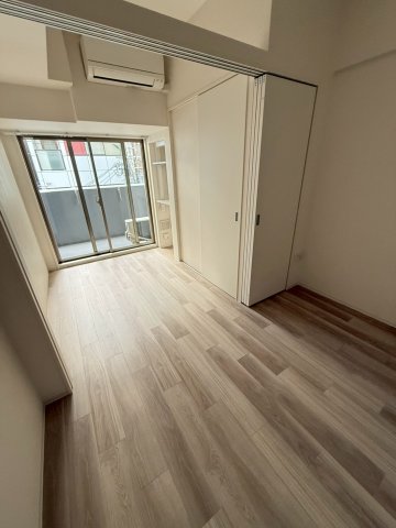 セレニテ東梅田アリエの居間写真