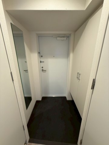 セレニテ東梅田アリエの玄関写真