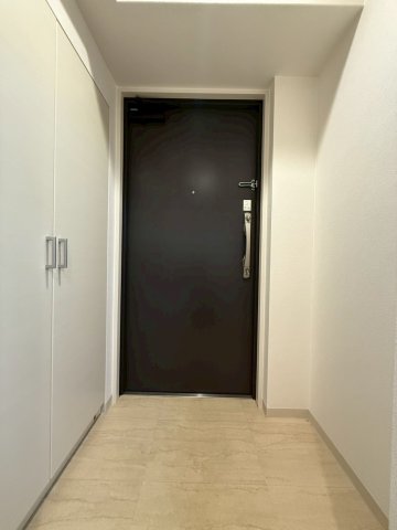 セイル淀屋橋の玄関写真
