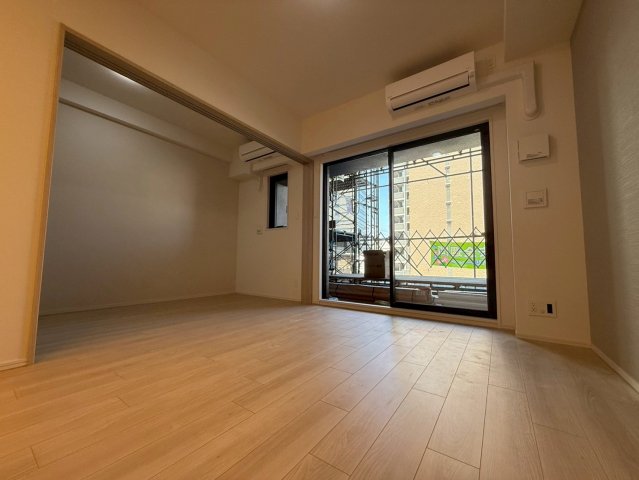 スプランディッド梅田グランノースの居間写真
