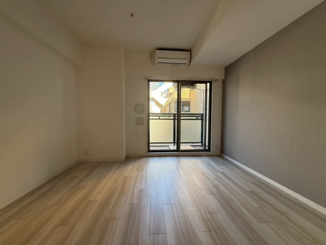 プランドール北浜の居間写真