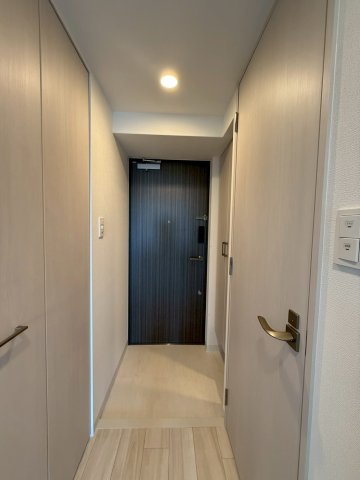 エスリード難波VALOREの玄関写真