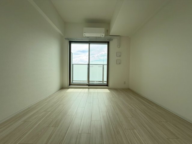 エスリード難波VALOREの居間写真