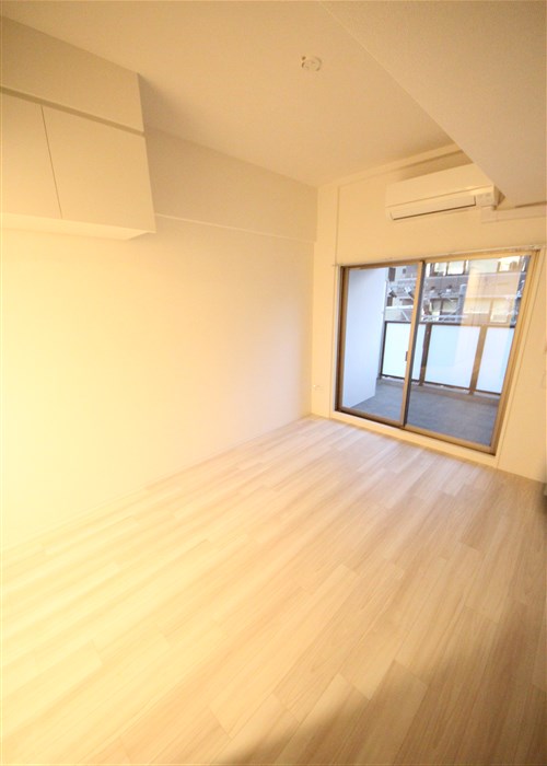 セレニテ本町東リアンの居間写真