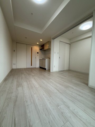 アドバンス上町台シュタットの居間写真