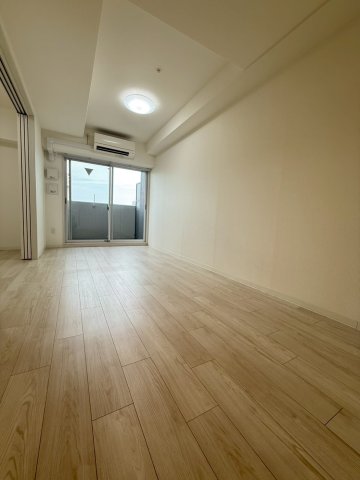 アドバンス上町台シュタットの居間写真