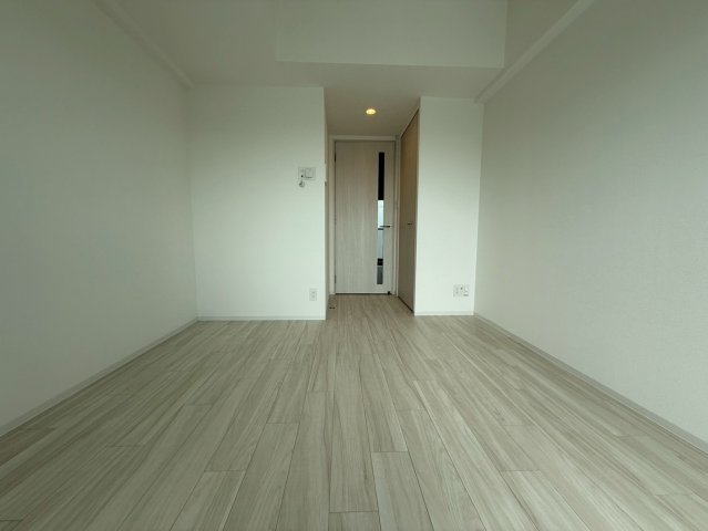 エスリード難波VALOREの居間写真