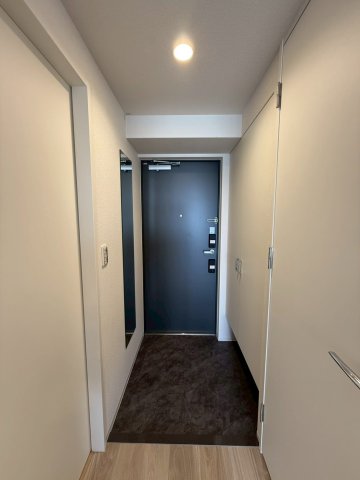 プレリスNEO大阪十三エルヴィオンの玄関写真