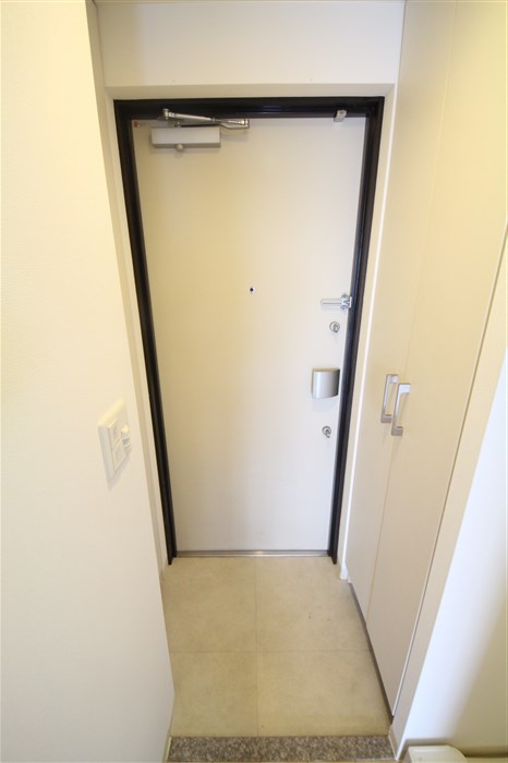 アーデンタワー本町イーストの玄関写真