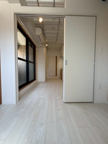 SERENiTE-04の内装写真