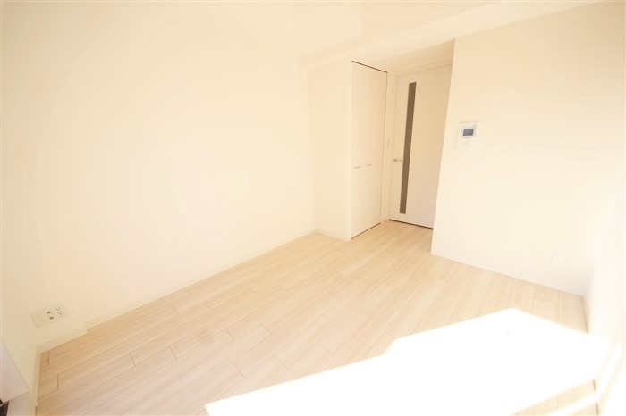 プレサンス新大阪ヴィガの居間写真