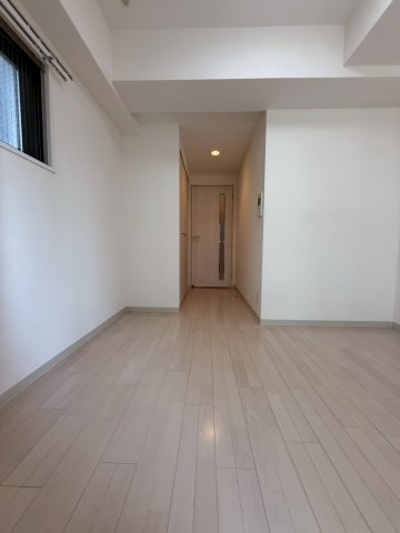 グランルージュ中之島南の居間写真