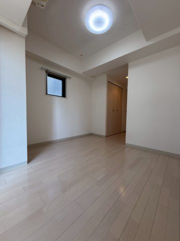 グランルージュ中之島南の居間写真