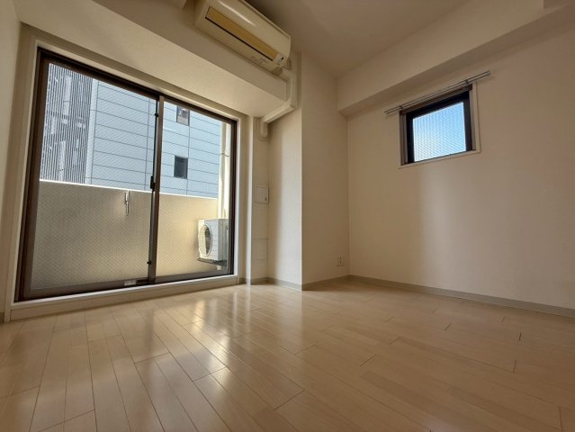 グランルージュ中之島南の居間写真