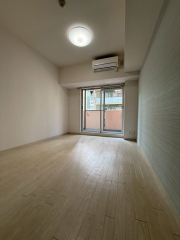 グラマシー心斎橋東の居間写真