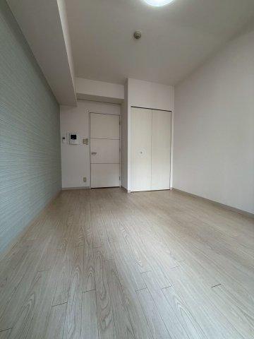 グラマシー心斎橋東の居間写真