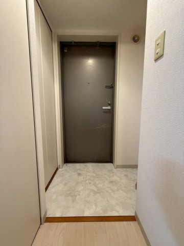 グラマシー心斎橋東の玄関写真