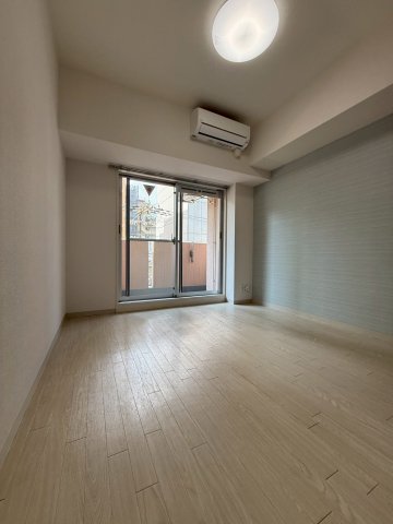グラマシー心斎橋東の居間写真