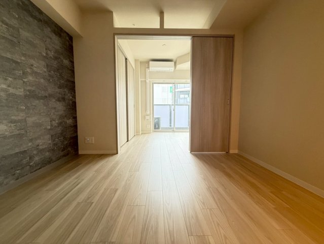 ミラージュパレス本町Departの居間写真