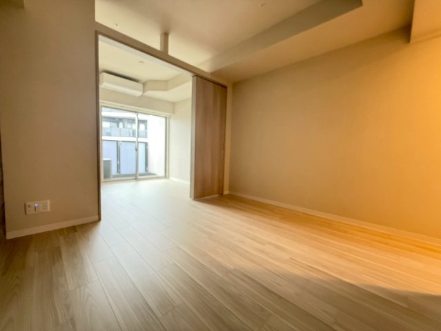 ミラージュパレス本町Departの居間写真