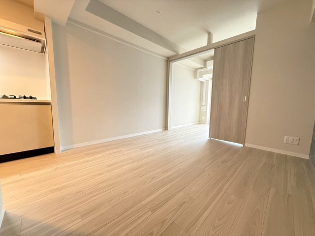 ミラージュパレス本町Departの居間写真