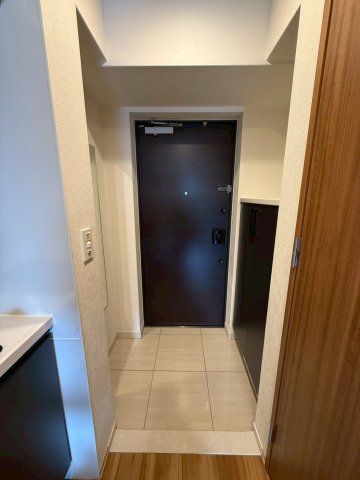 LUMINOUS三国本町の玄関写真